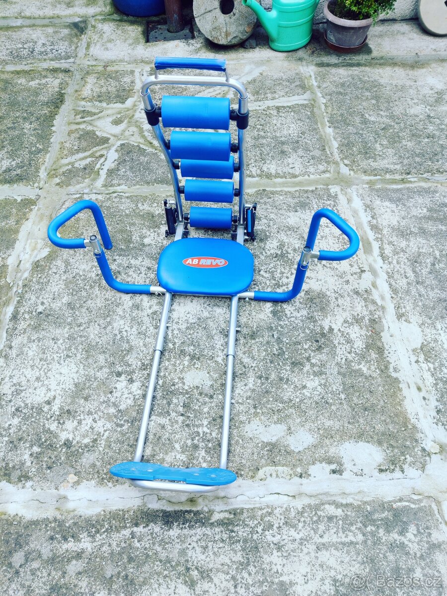 Posilovací a masážní stroj AB