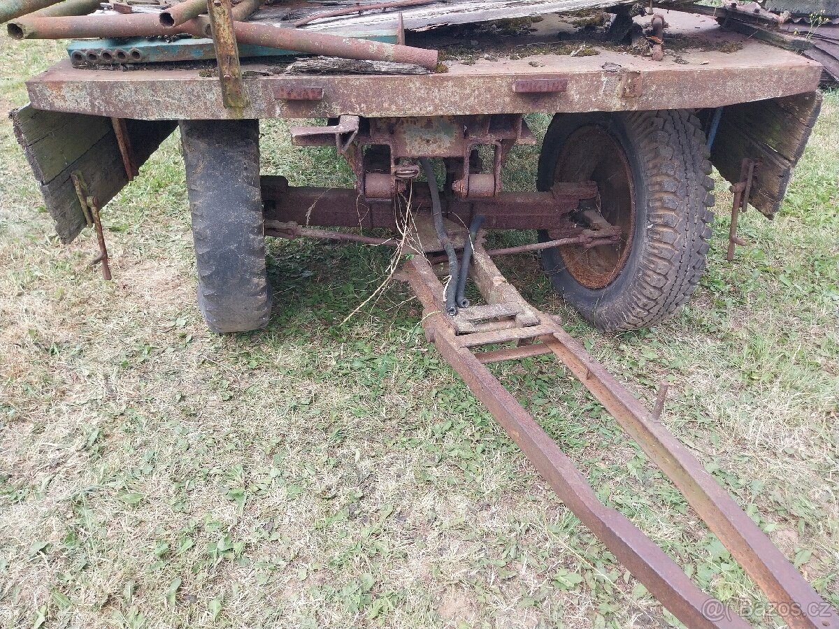 Prodám vlek za traktor 3t , sklápění na kliku.