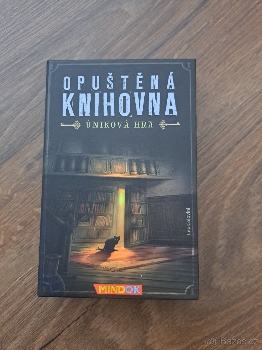 Karetní úniková hra - opuštěná knihovna