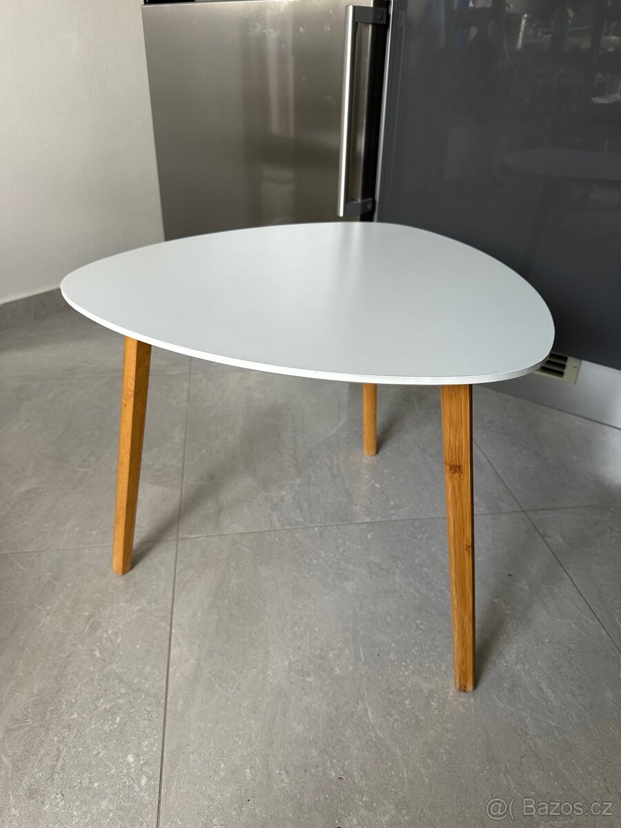 Design stoleček, menší stůl, dekorace