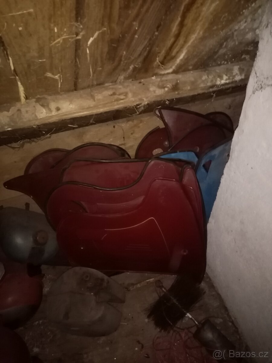 Krycí plechy motoru Jawa 250/350