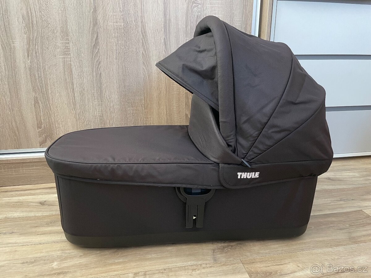 Korbička THULE + příslušenství