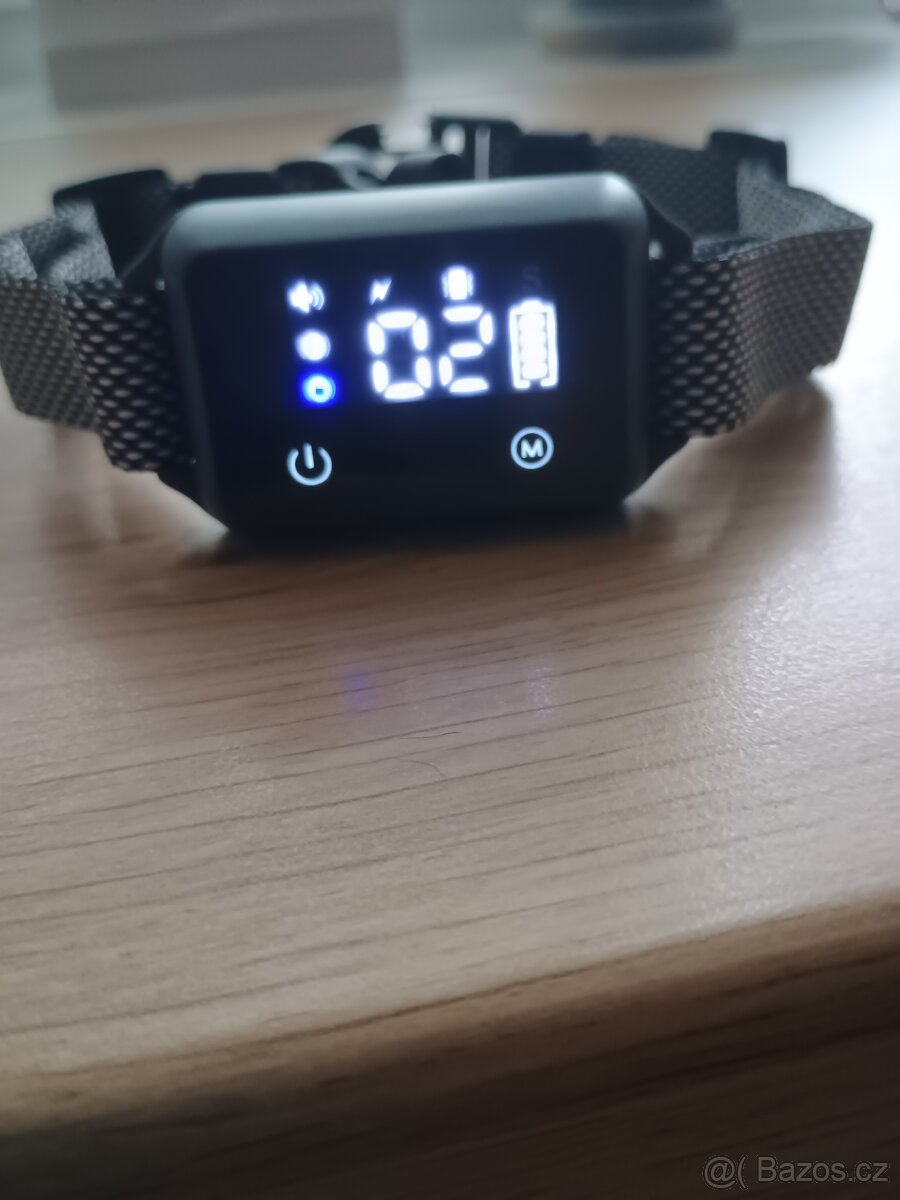Protištěkací obojek