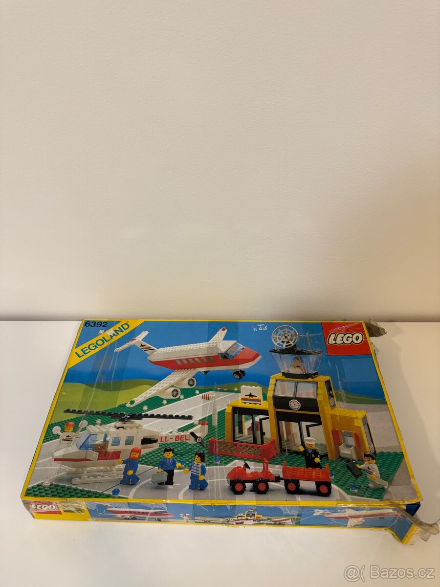 LEGO Classic Town Airport 6392