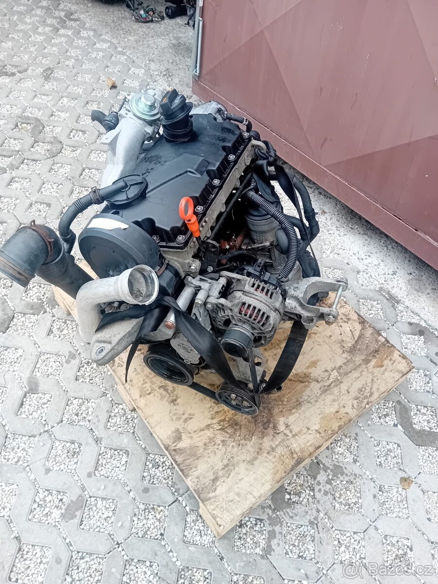 Motor 1,9 tdi 77kw Typ: AXB Transporter T5