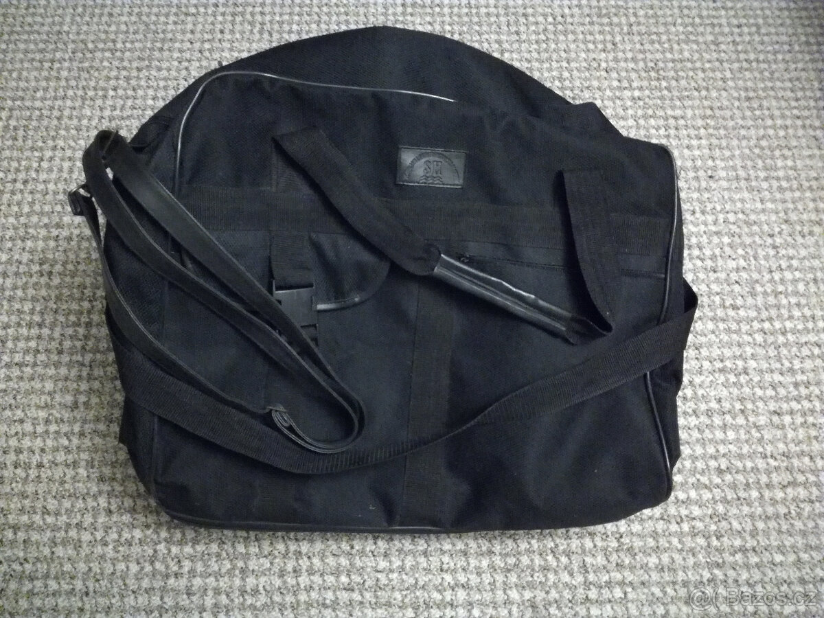 Cestovní taška na kolečkách