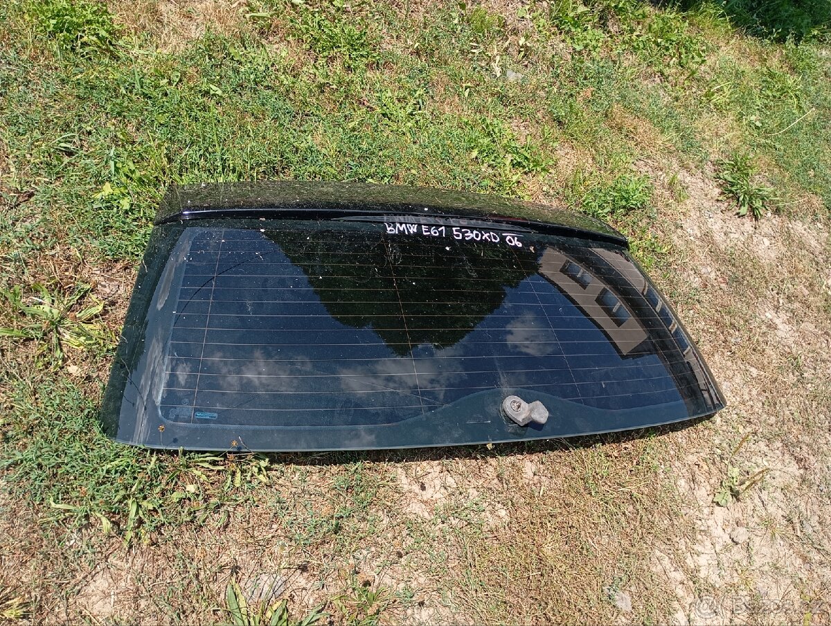 BMW E61 530 zadní okno