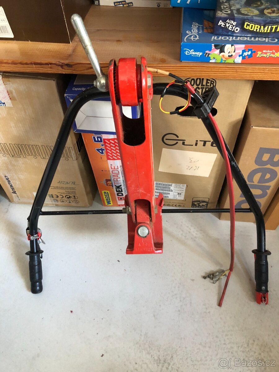 Řídítka - kleče na Vari