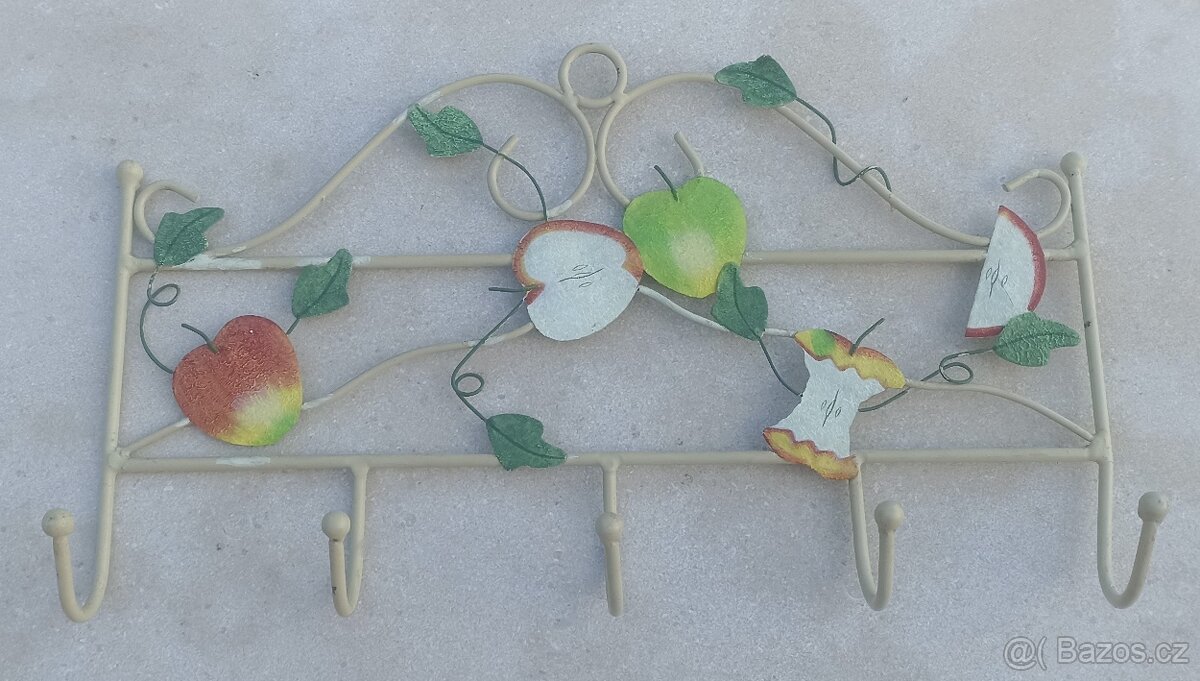 Prodám kovový věšák s ovocem
