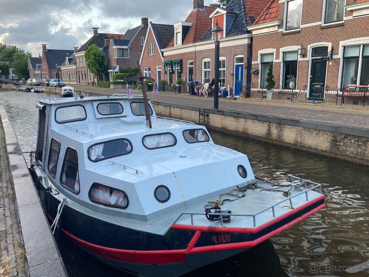 Kajutová motorová loď