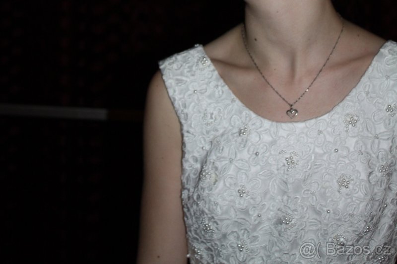 Šaty svatební nebo na věneček