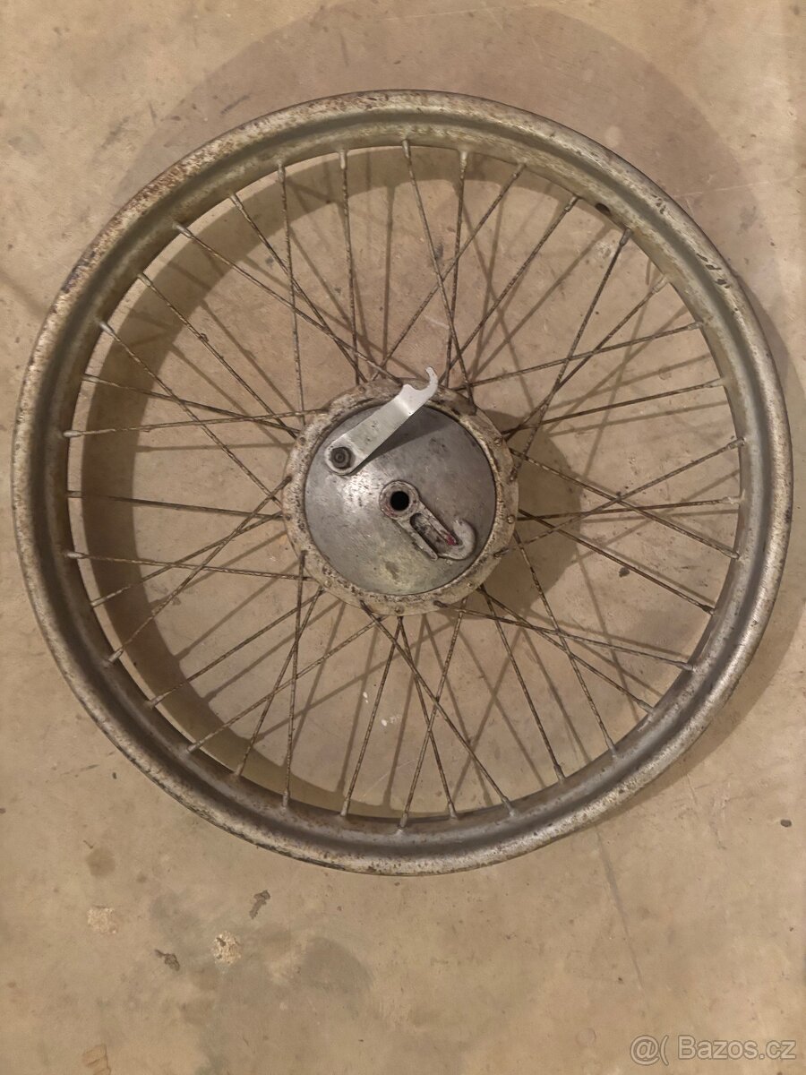 Přední kolo Jawa 550 pařez