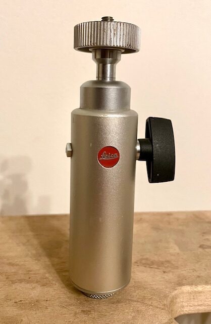 Kulová hlava Leica stříbrná