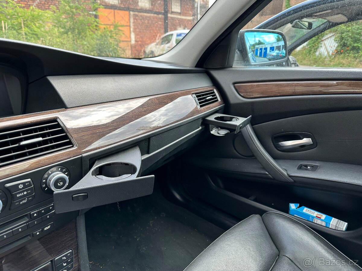 Bmw e60 e61 dekor tmavy bambus