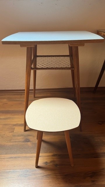 Retro stolek a židle