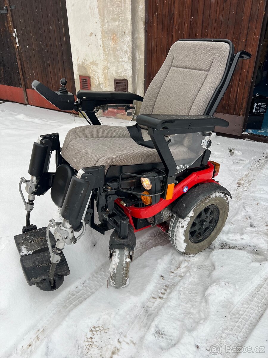 invalidní elektrický vozík