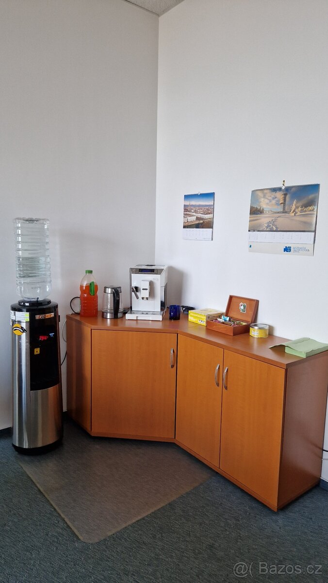 Nábytek do kanceláře