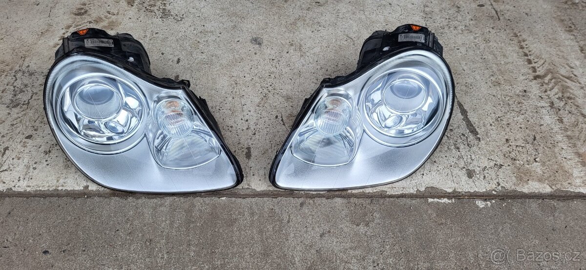 Prodám přední světla bixenon Porsche Cayenne.
