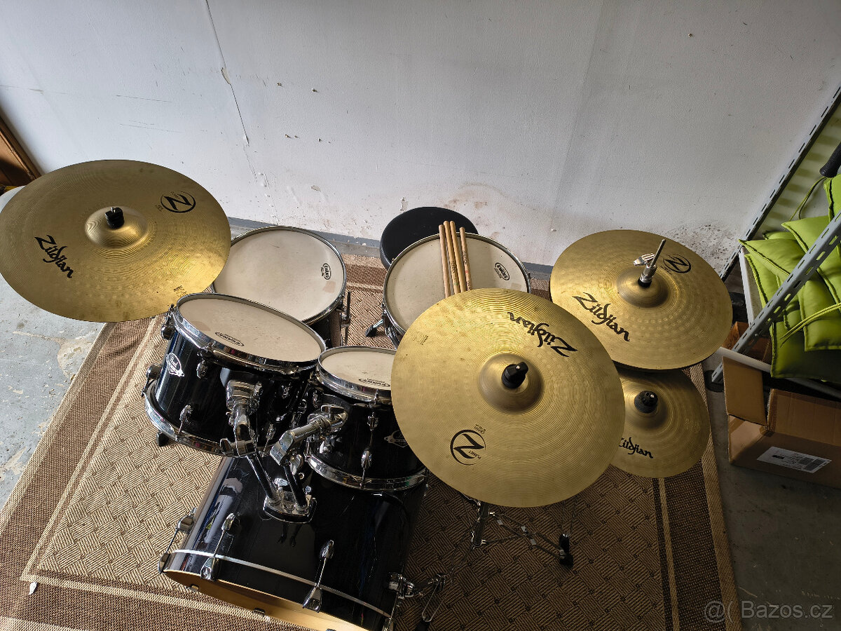 Bicí souprava Pearl export plus příslušenství