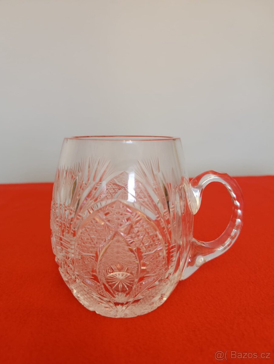 Křišťálový půllitr