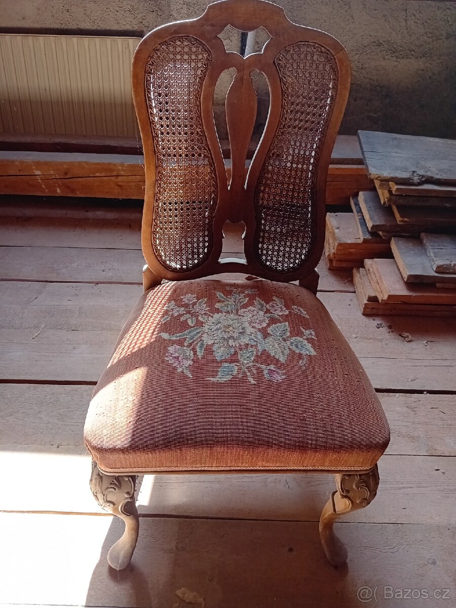 Starožitné židle a křeslo