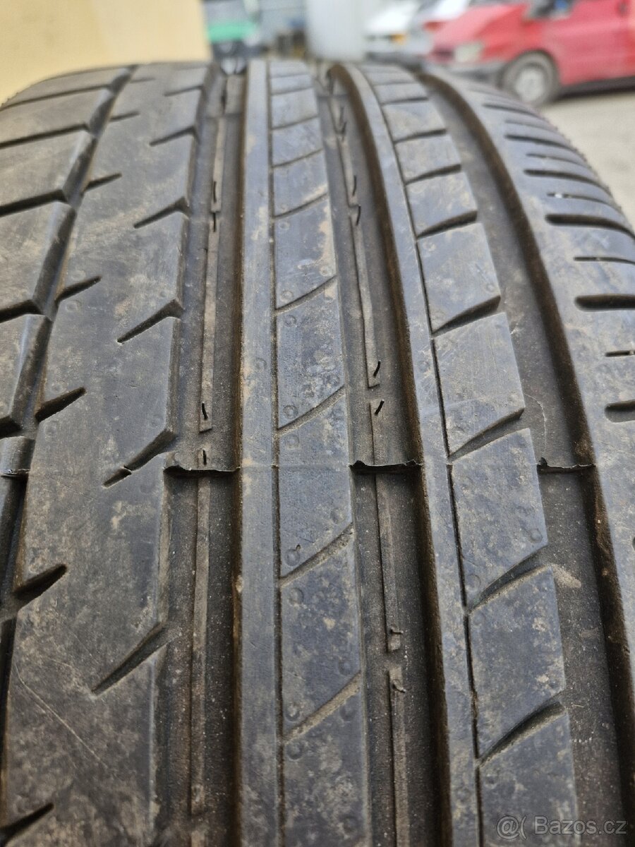 Letní pneu 225/40R18