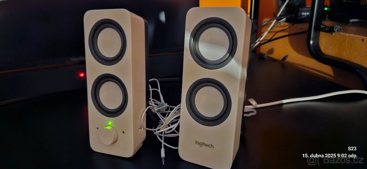 Logitech Z200