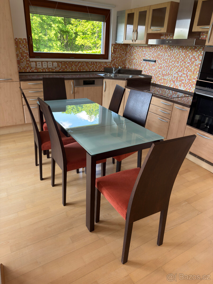 Designový jídelní stůl Calligaris - temperované sklo a dřevo