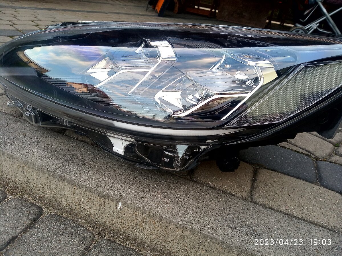Světlo Ford Kuga 22+