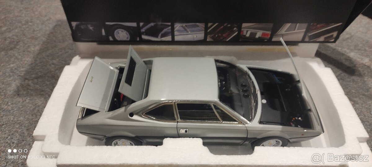 Ferrari Dino 308 GT 4 HotWheels Elite 1:18