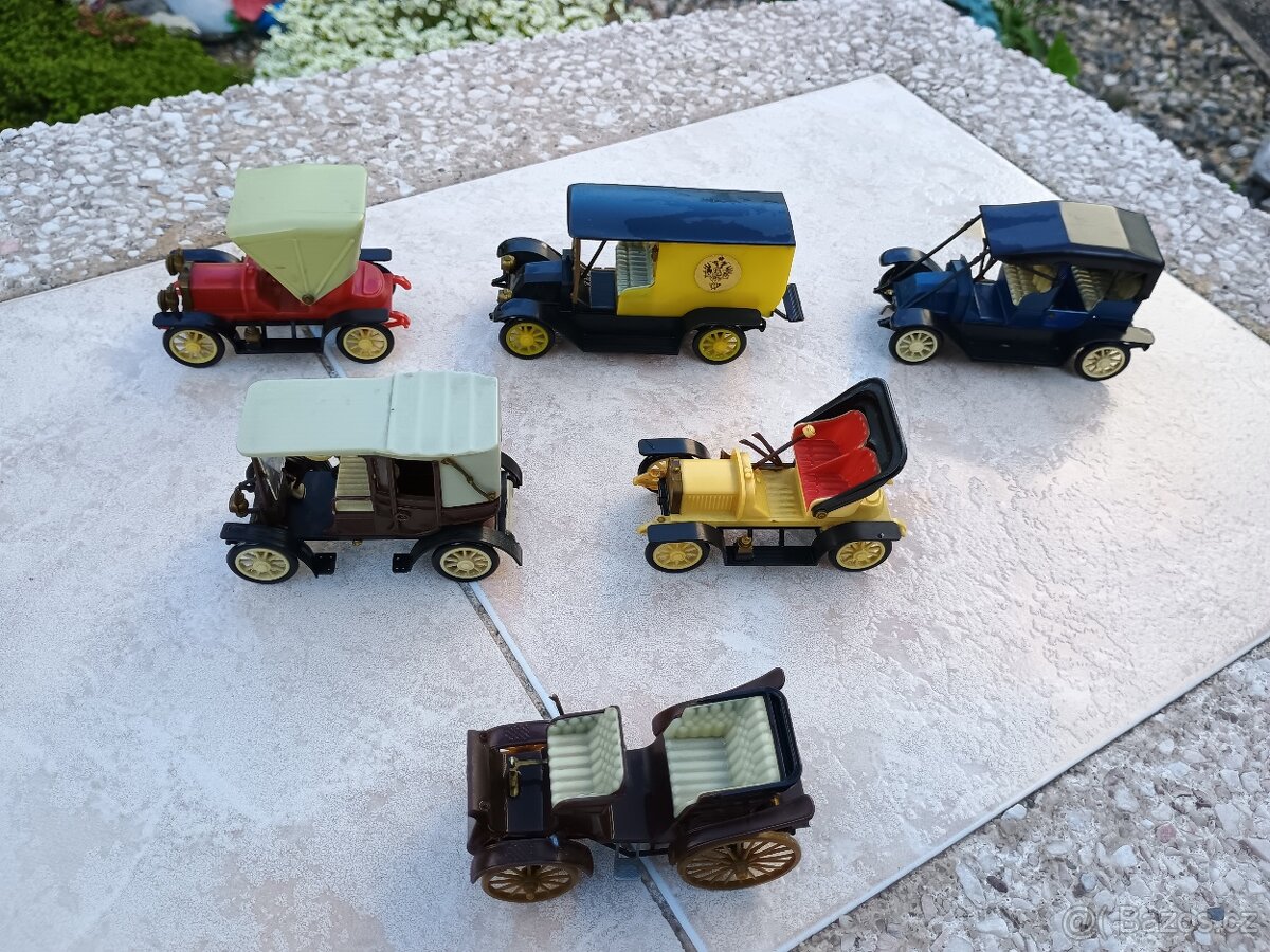Modely autíček historické