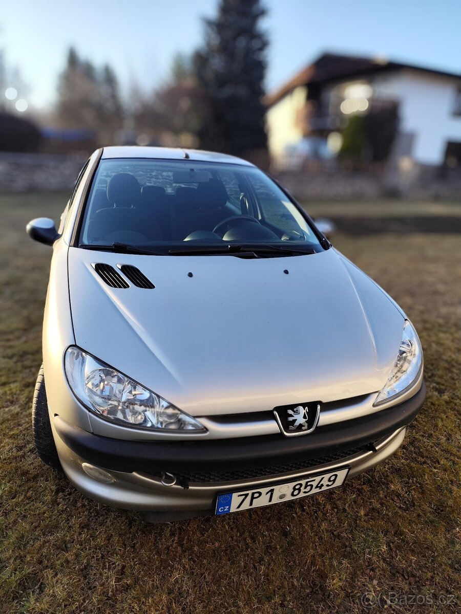 Peugeot 206 1.4 16V, 143 000 km, 2. majitel, STK 1/2026