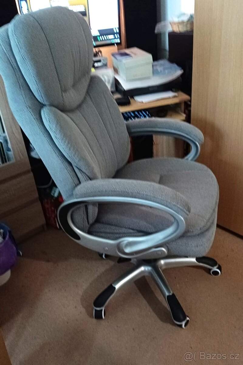 Křeslo k PC stolku