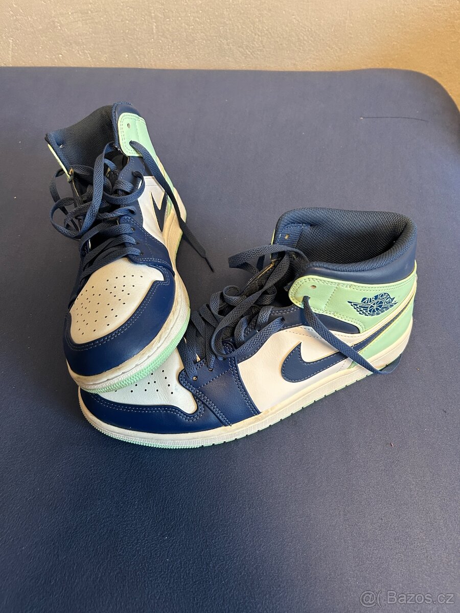 Jordan 1 mid, vel. 44,5