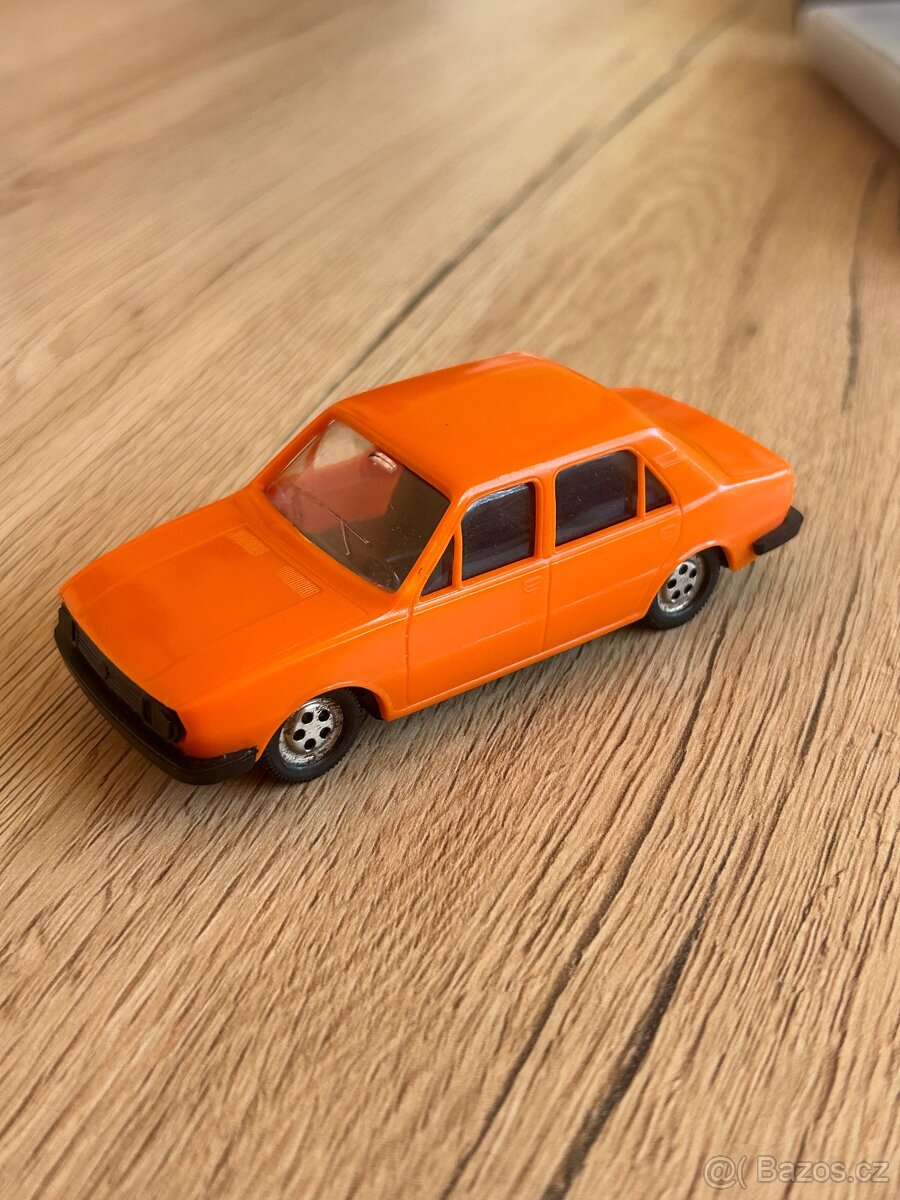 KDN Škoda 120LS 1:43 oranžová