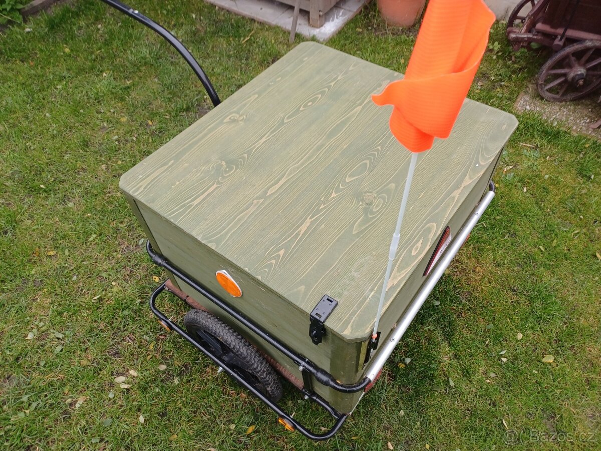 Přívěsný vozík.