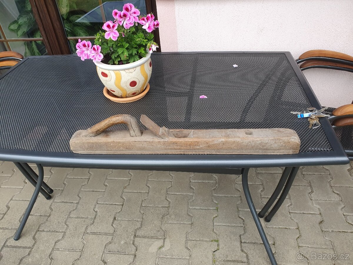 Prodám  starý  hoblik macek