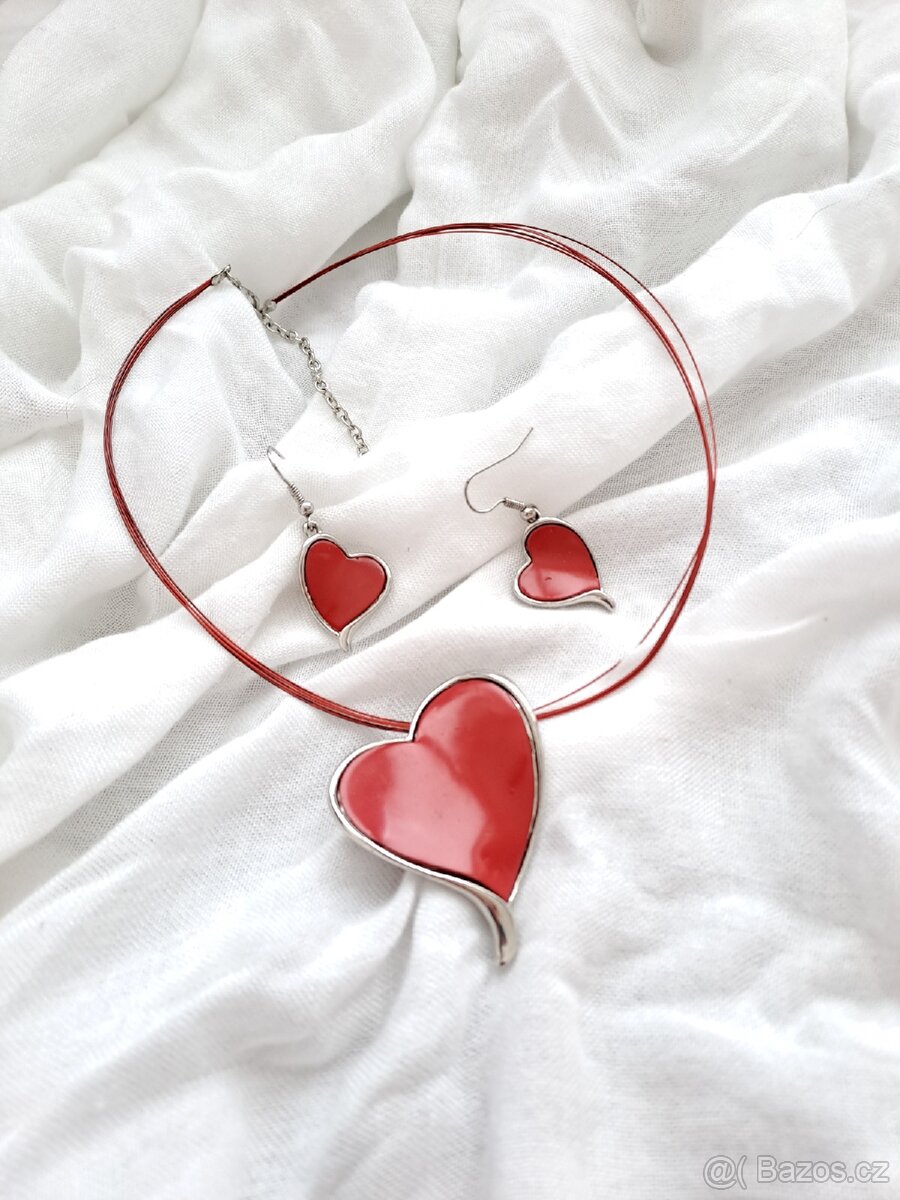 Sada šperků - náušnice a náhrdelník