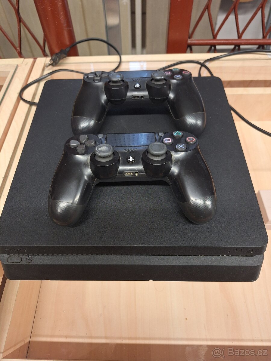 PlayStation 4 Slim 500GB,2 x ovládač