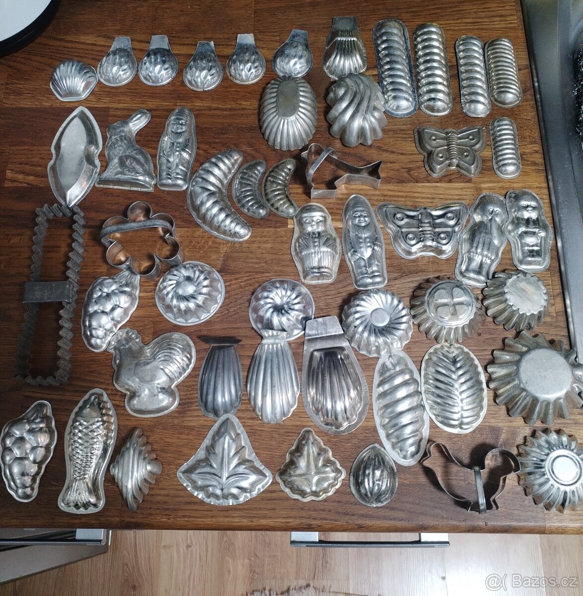 Formičky na cukroví staré.