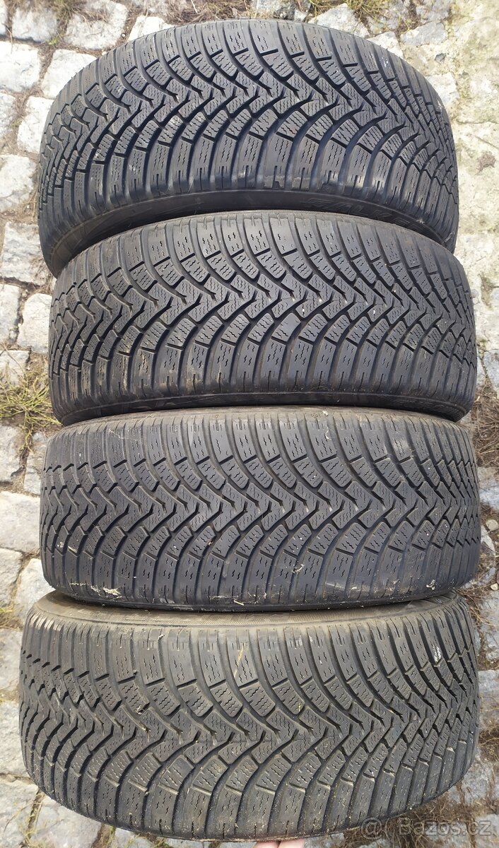 Pneu Falken Eurowinter HS01 205/45 R17 zimní