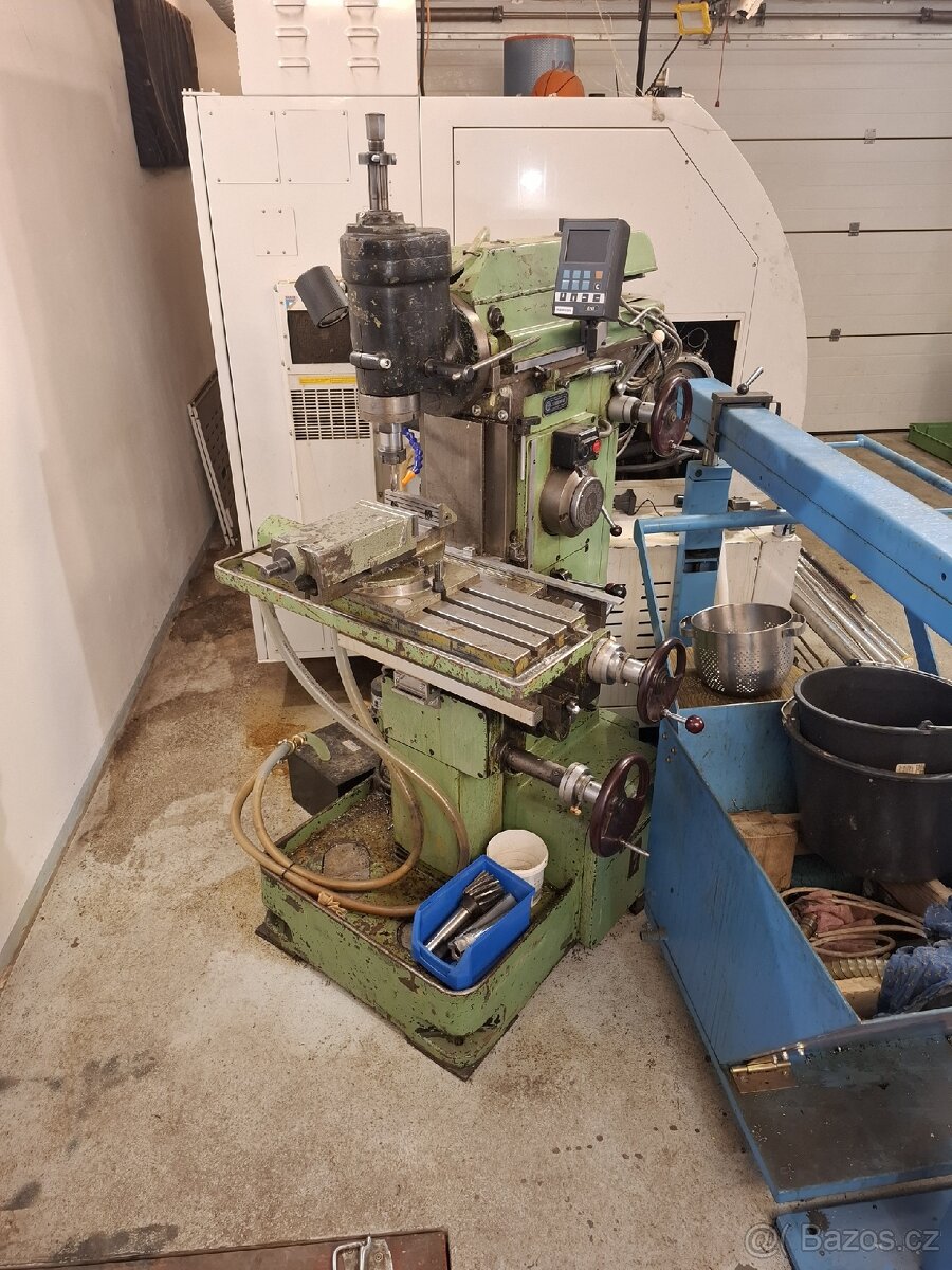 Malá nástrojařská frézka 675P