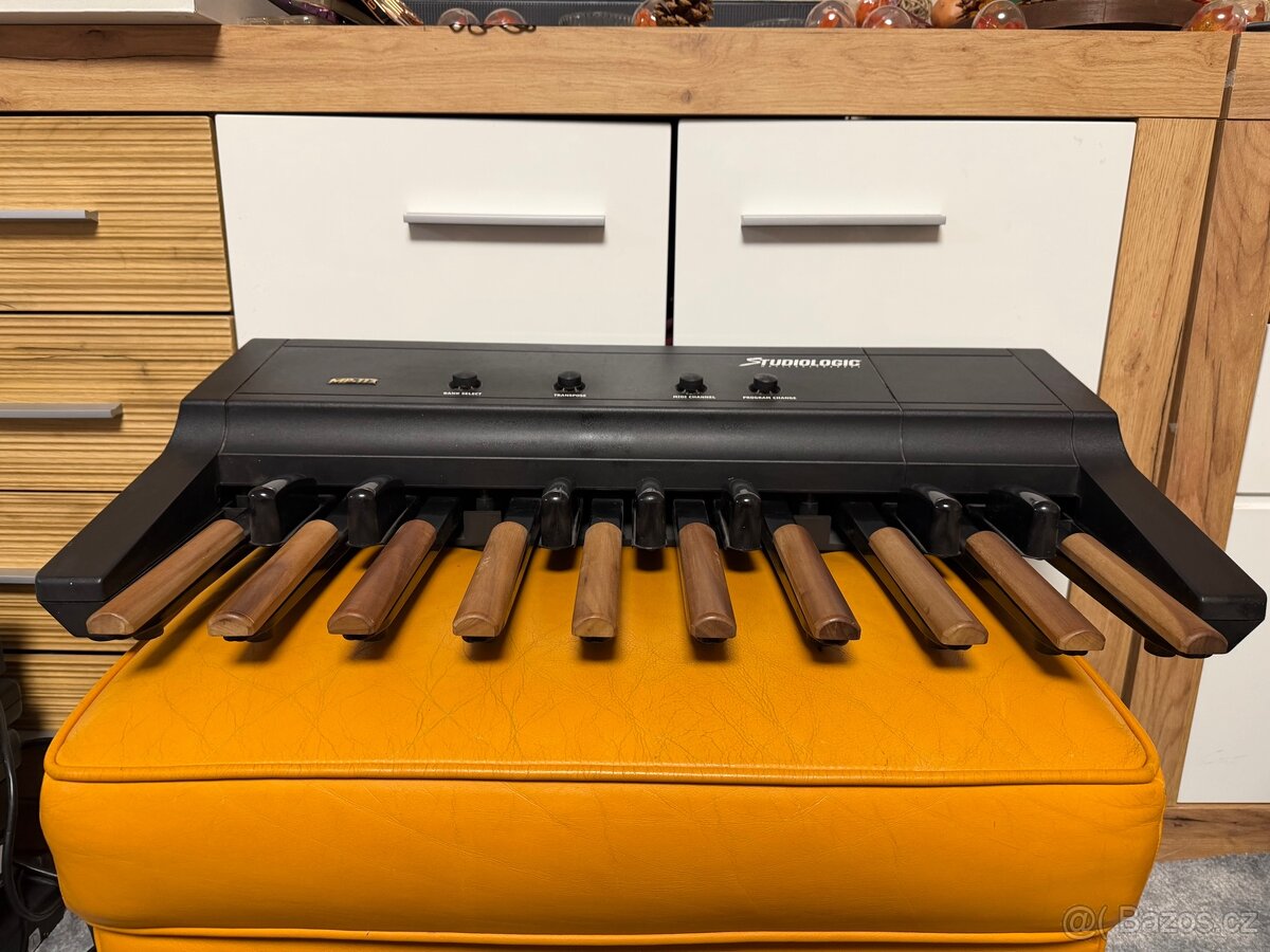 Studiologic MP-117 Midi Bass Pedal