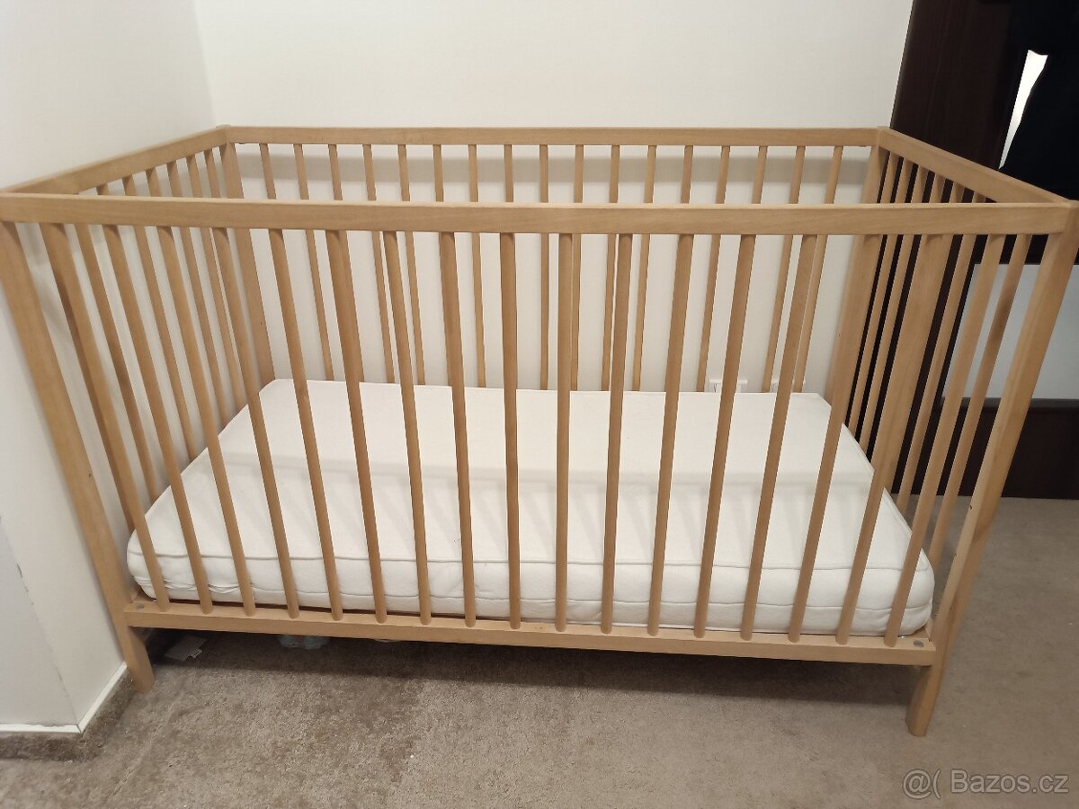 Dětská postýlka i s matrací