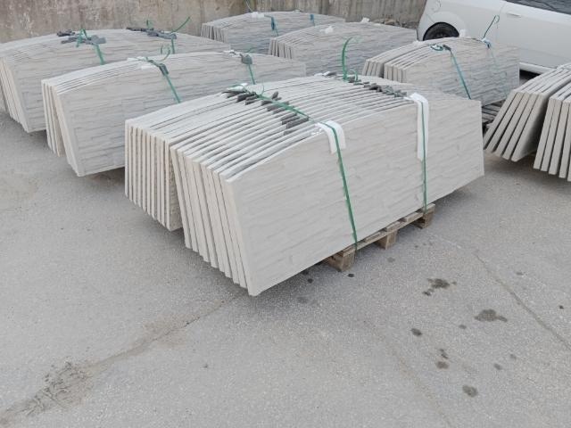 Plotová betonová deska