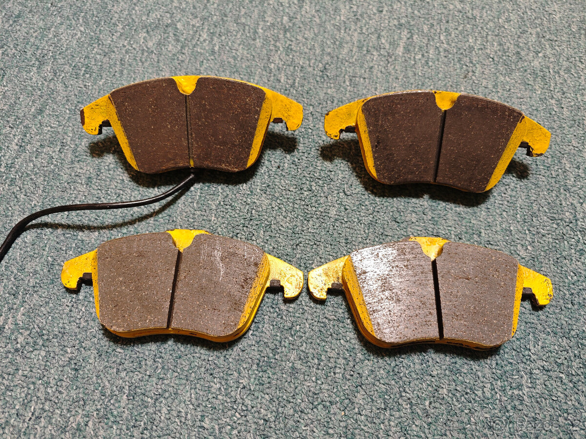 EBC přední brzdové destičky Yellowstuff street+track