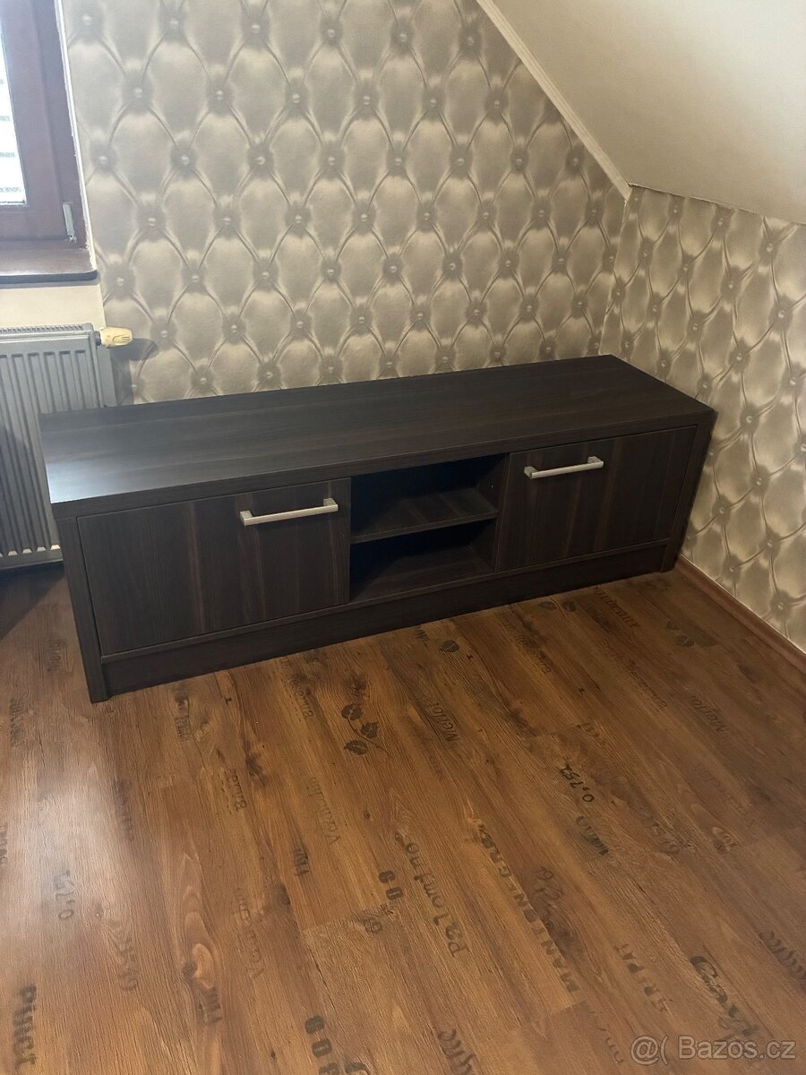 TV stolek / komoda pod tv