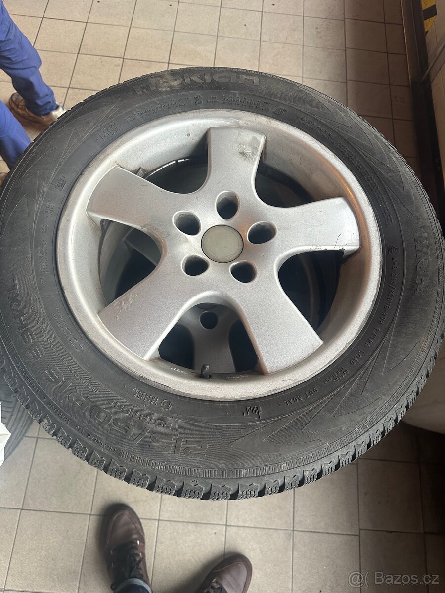 Zimní komplety 215/60 R16 Nokian