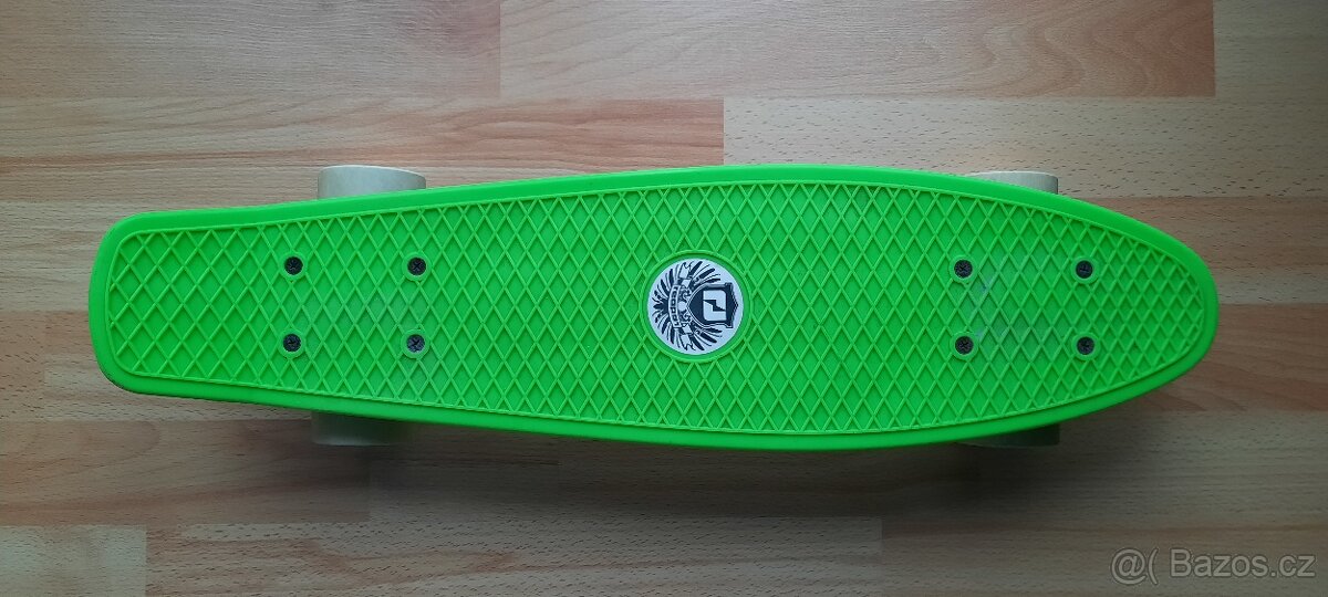 Skateboard kvalitní plastový - jako NOVÝ