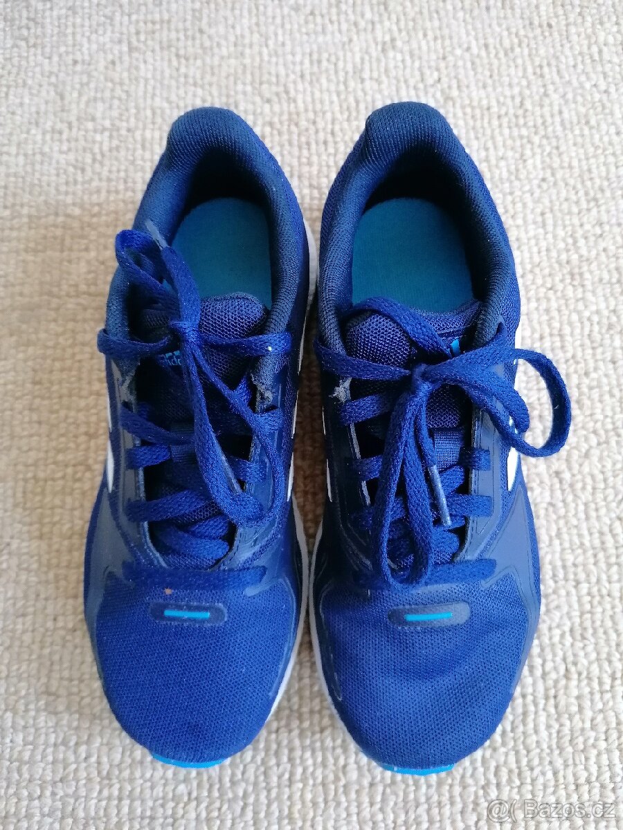 Tmavě modré sportovní boty Adidas na tkaničky, v 35
